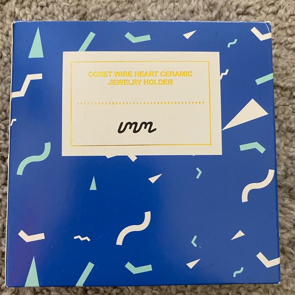 IMM Living-COXET WIRE HEART CERAMIC JEWELRY HOLDER- Brand new - Picture 2 of 3